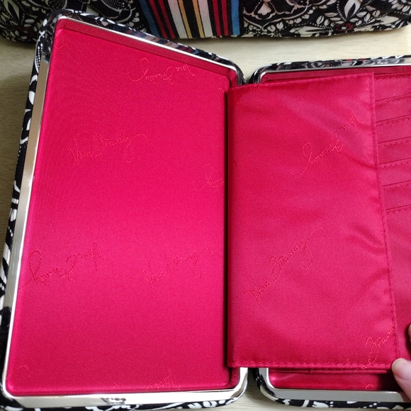 SOLD-Vera Bradley Barcelona Fall 2010 Lisa B Bag Opera Wallet BlackWhite Stripes - Picture 14 of 16